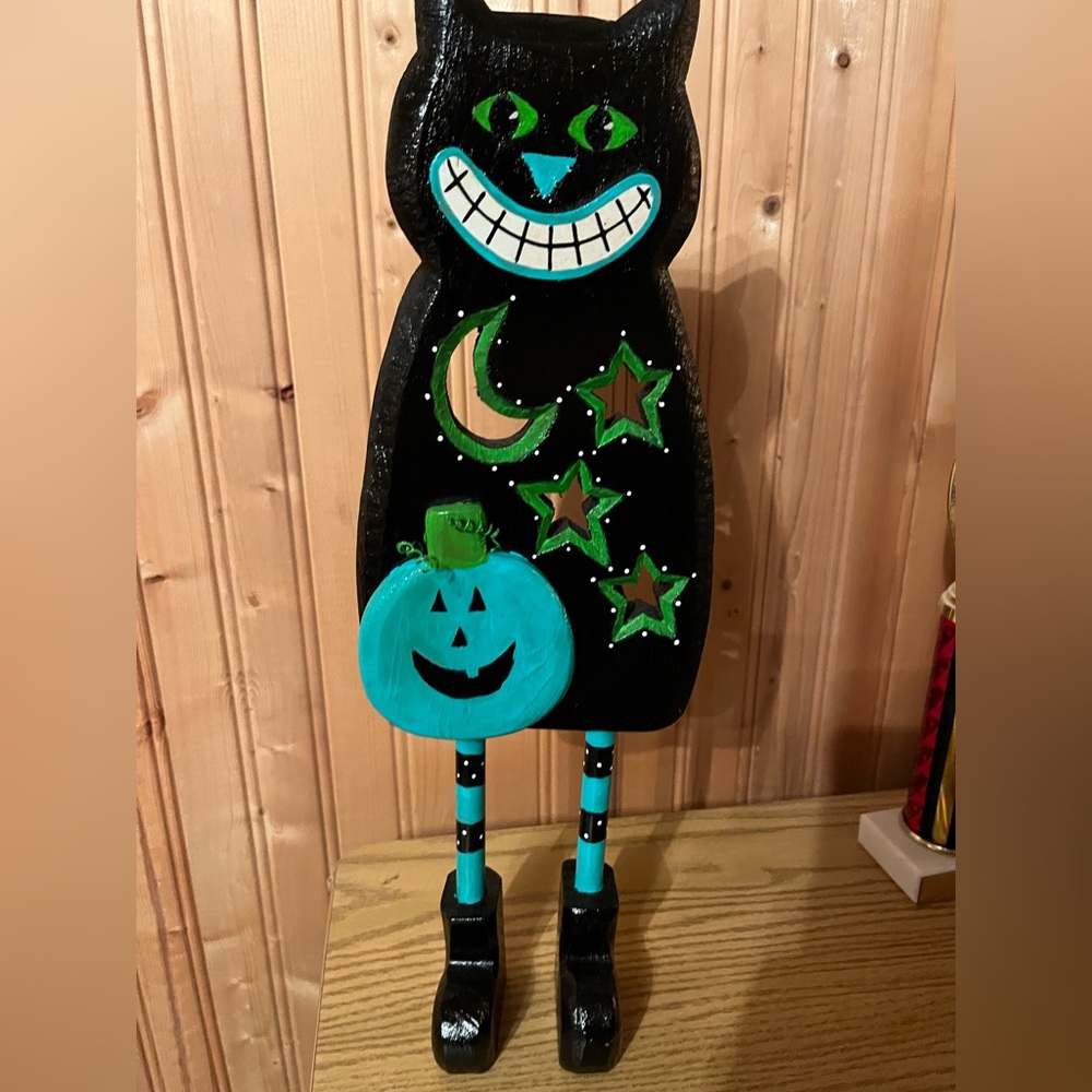 Handpainted Wooden Halloween “Kreepy Kat” - Picture 4 of 4
